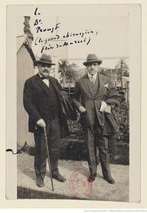 左:Robert Proust。右邊那一位是誰?猜得到嗎?