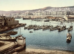 From the admiralty, Algiers, Algeria. Source : The Library of Congress, USA. 